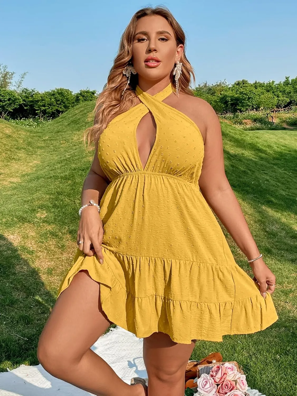 WDIRARA Women's Plus Size Crossover Halter Neck Tie Cut Out Ruffle Flowy A Line Dress 2023 Summer Short Dress