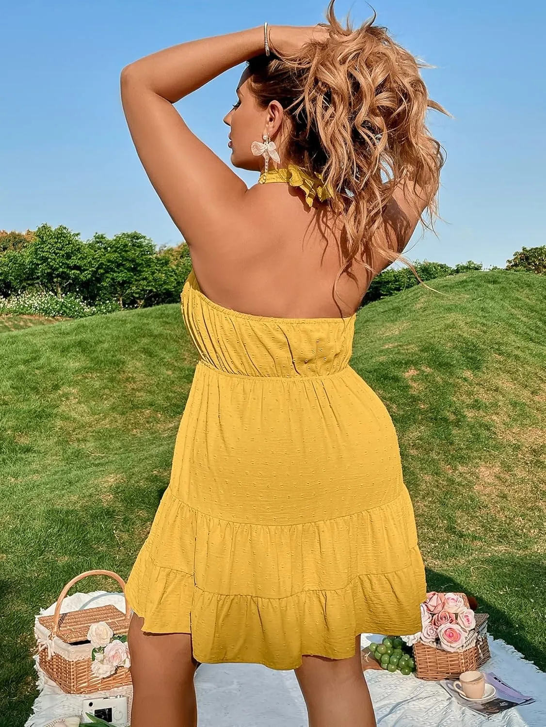 WDIRARA Women's Plus Size Crossover Halter Neck Tie Cut Out Ruffle Flowy A Line Dress 2023 Summer Short Dress
